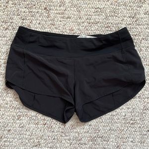 Lululemon Speed Up Low Rise Lined Shorts Black Size 6 with 2.5 inseam